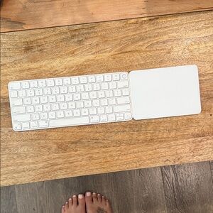 Apple White Wireless Keyboard with Trackpad